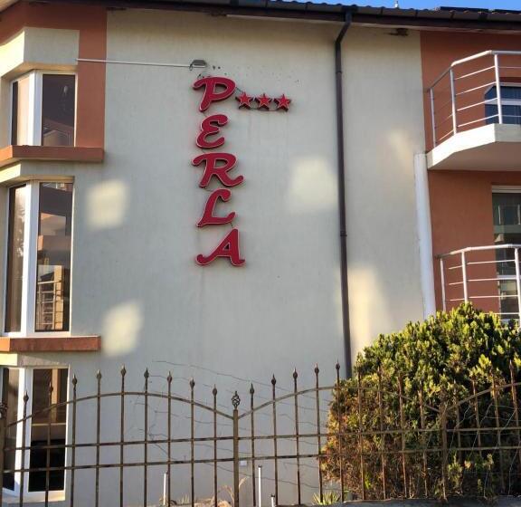 هتل Perla Beach