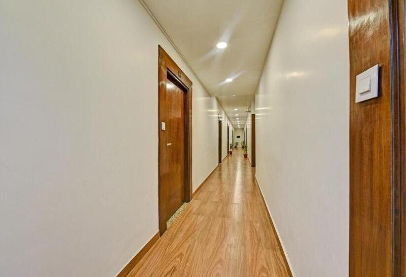 فندق Townhouse 801 The Circle