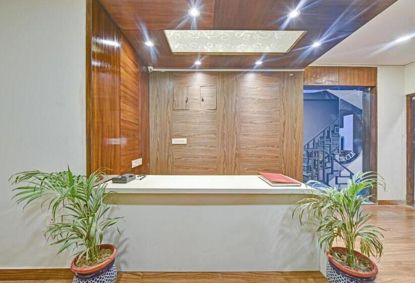 فندق Townhouse 801 The Circle