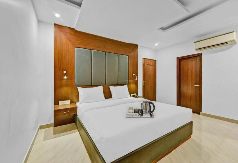 فندق Townhouse 801 The Circle