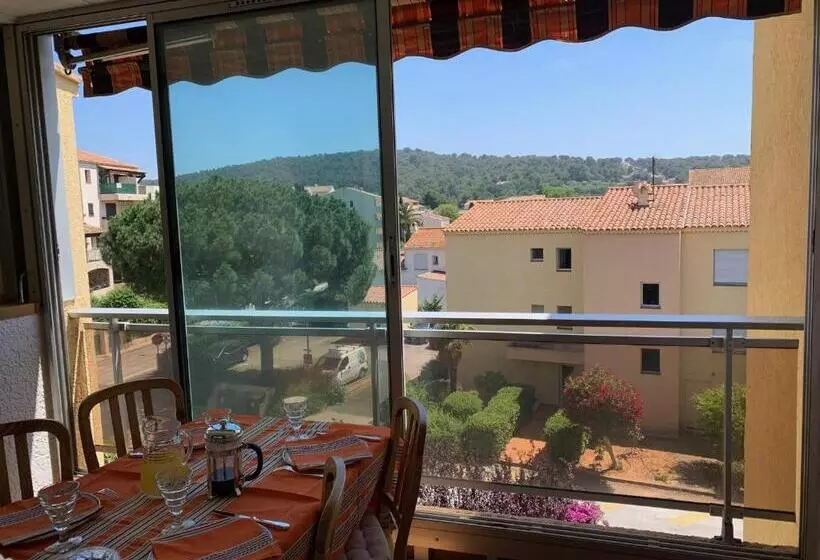 Confort Absolu à Sanary, L Appart De La Mer, Tout à Pied, Le Port, La Plage, Clim Et Garage