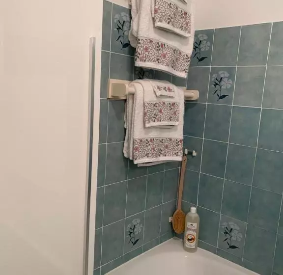 Confort Absolu à Sanary, L Appart De La Mer, Tout à Pied, Le Port, La Plage, Clim Et Garage