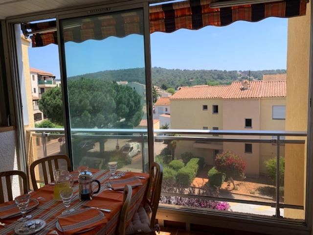 Confort Absolu à Sanary, L Appart De La Mer, Tout à Pied, Le Port, La Plage, Clim Et Garage