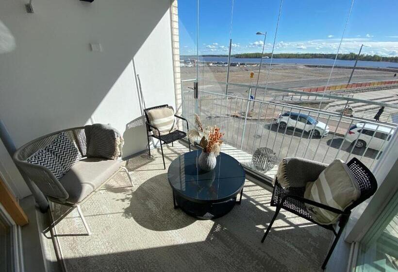 Luxury 1 Bedroom Apartment With Sauna And Sea View