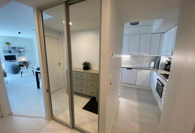 Luxury 1 Bedroom Apartment With Sauna And Sea View