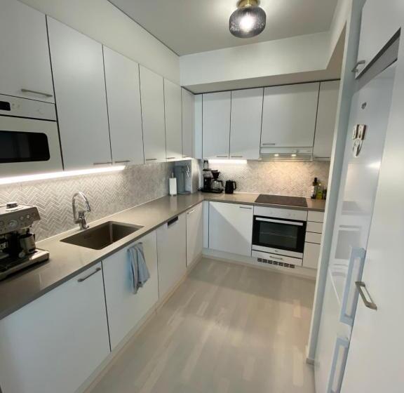 Luxury 1 Bedroom Apartment With Sauna And Sea View