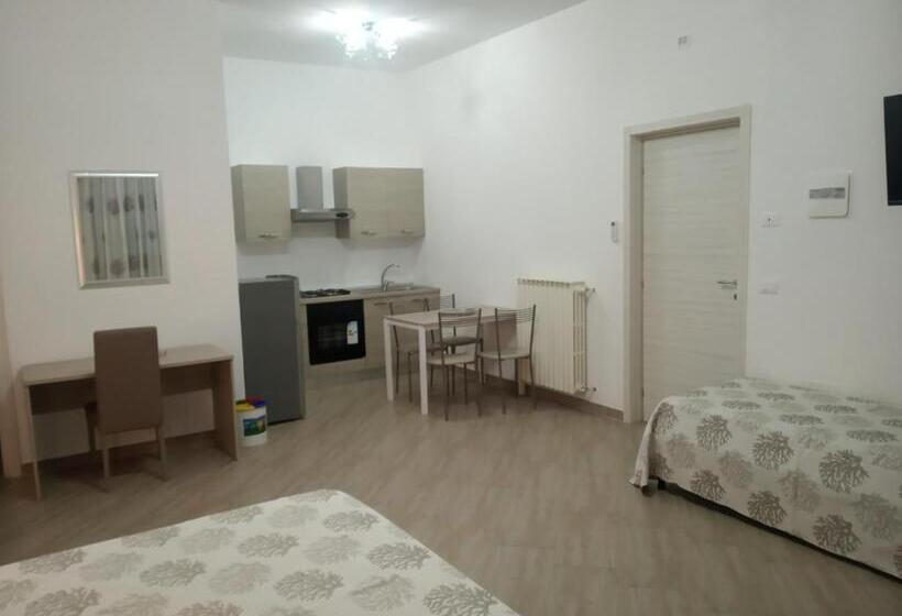 پانسیون Mediterranea Guest House