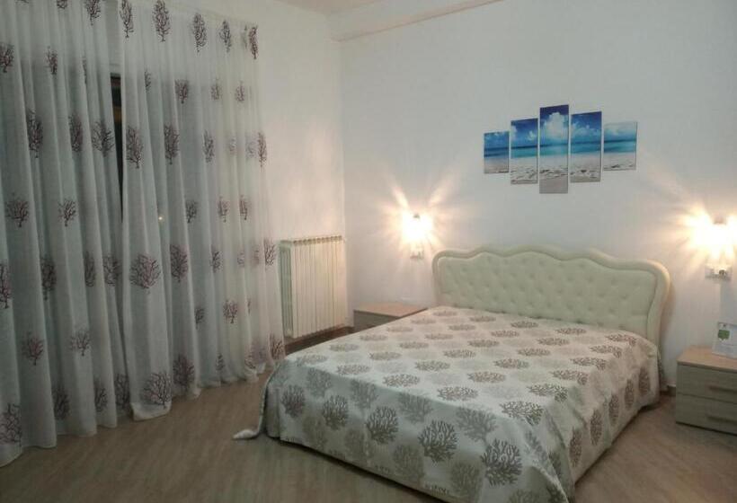 پانسیون Mediterranea Guest House