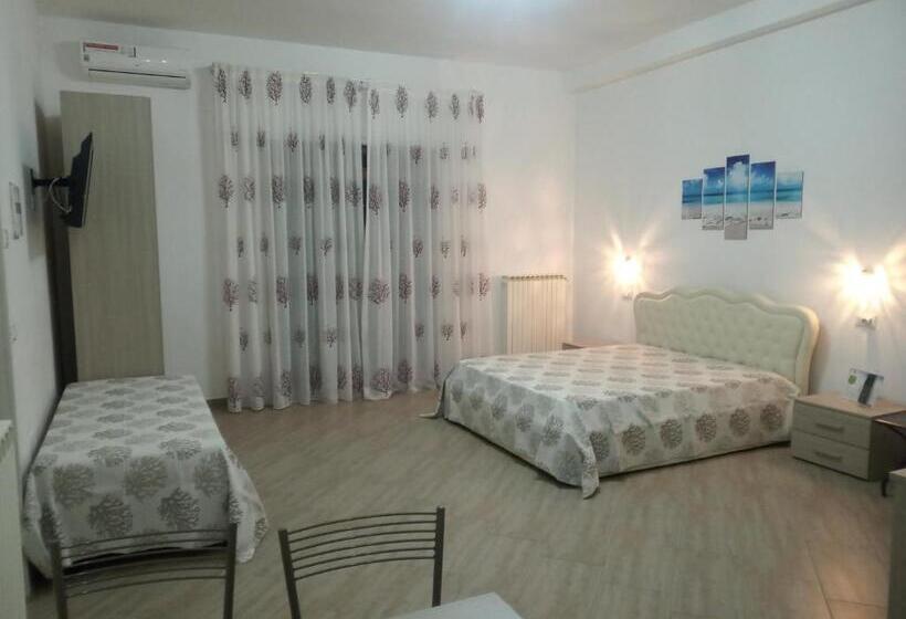 پانسیون Mediterranea Guest House