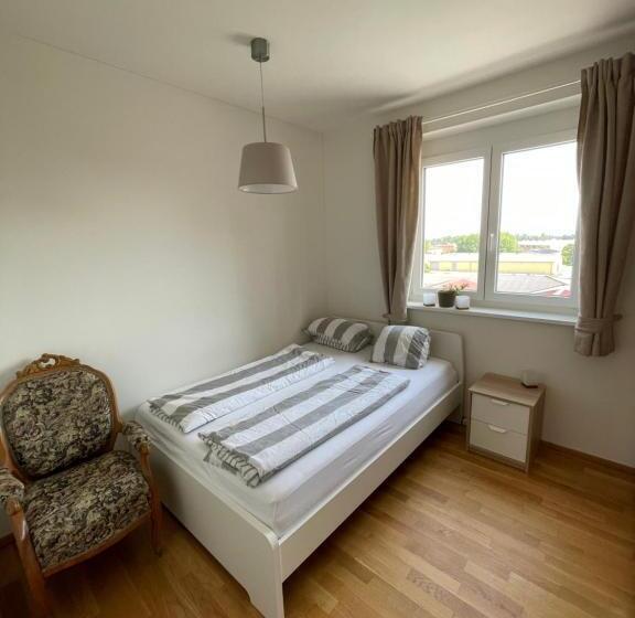 Penthouse Wohnung Am Radweg Mit Dachterasse