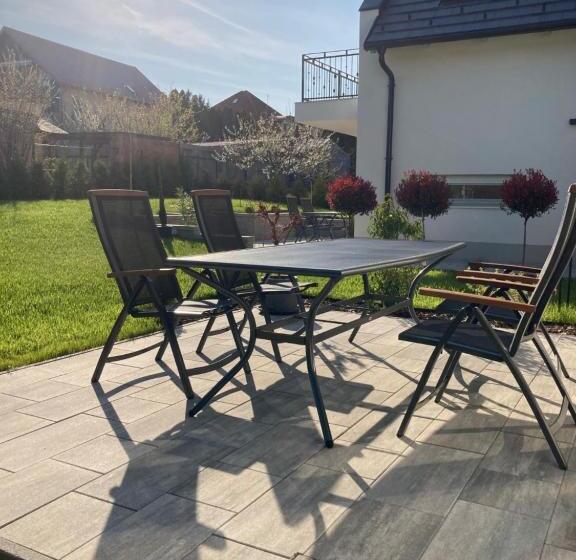 Rizling Apartmanház Balatonalmádi