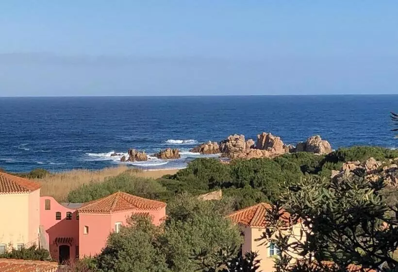 Calarossa Village