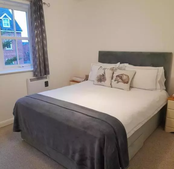 Glastonbury Town Center Entire Apartment