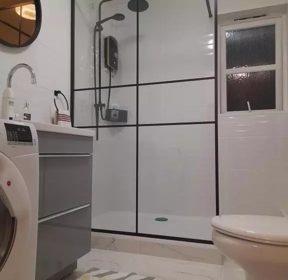 Glastonbury Town Center Entire Apartment