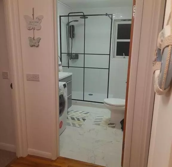 Glastonbury Town Center Entire Apartment