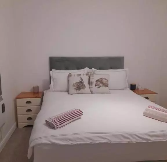 Glastonbury Town Center Entire Apartment