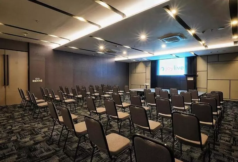 Hotelli Joylive Bsd City