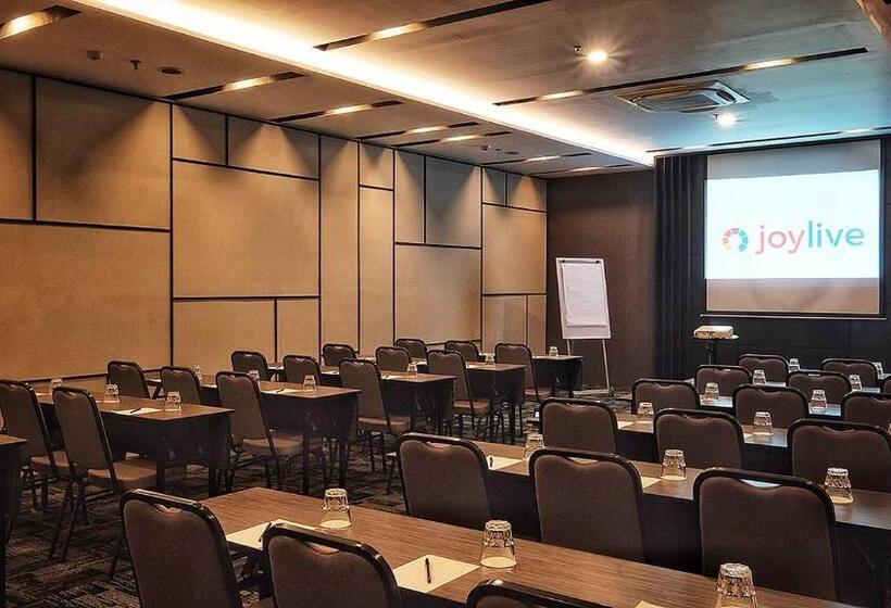 בית מלון כפרי Joylive Bsd City