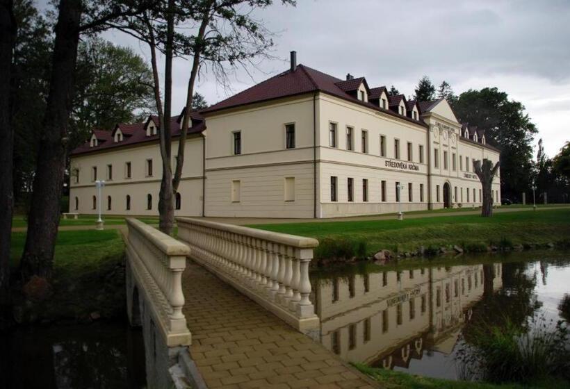 ホテル Zámek Kamenný Dvůr