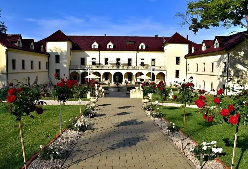 Hotelli Zámek Kamenný Dvůr