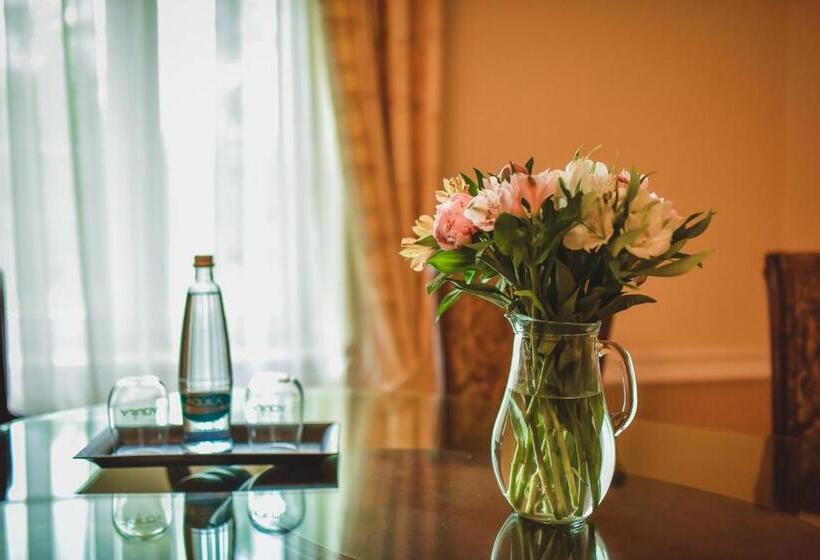 ホテル Zámek Kamenný Dvůr