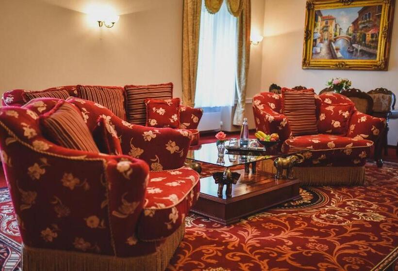 ホテル Zámek Kamenný Dvůr