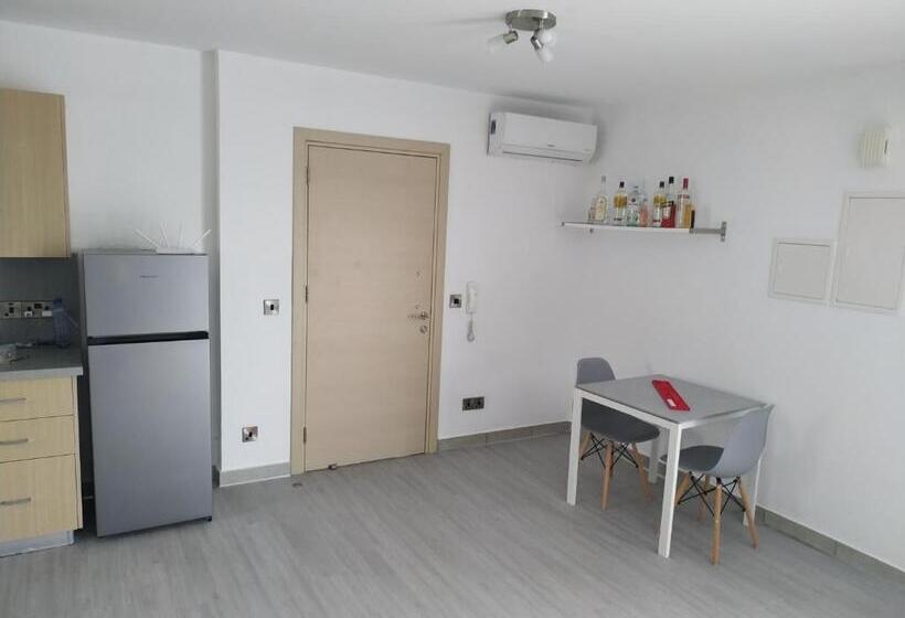 Modern Suite, Xl Balcony, Parking