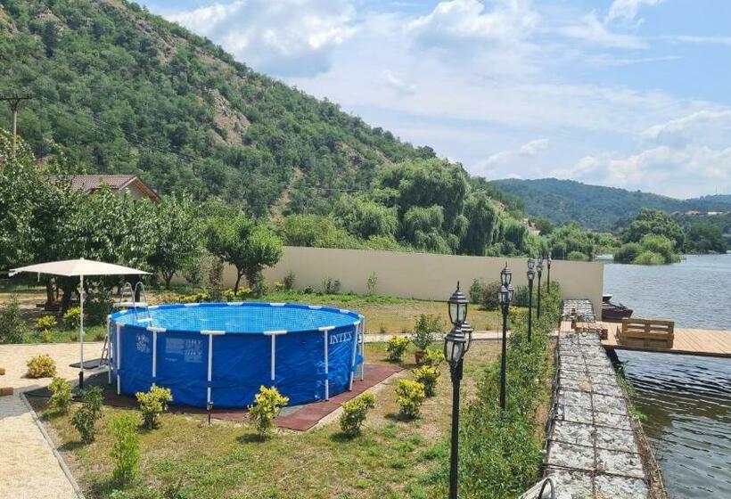 膳宿费 Casa Lira Orșova