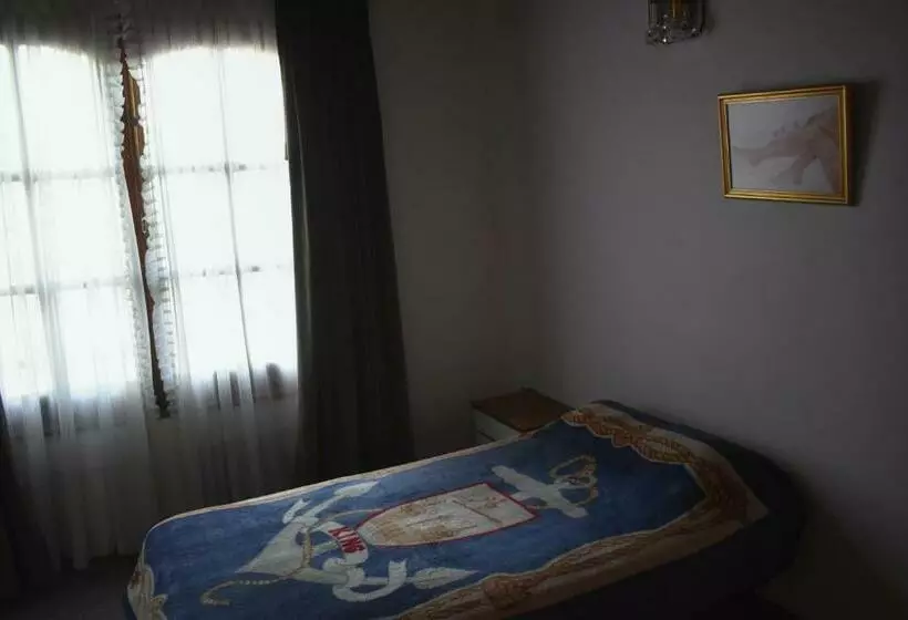 پانسیون Hostel Iv Estaciones