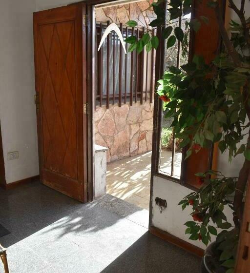 بنسيون Hostel Iv Estaciones