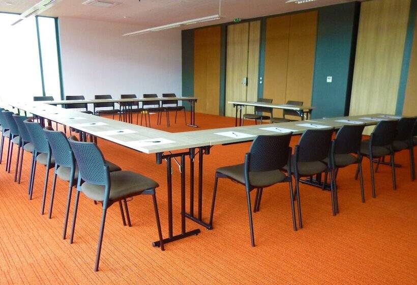 Отель Appart Hôtel Mer & Golf City Bordeaux   Bruges