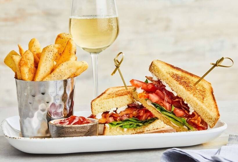 Отель Courtyard By Marriott Palm Beach Jupiter