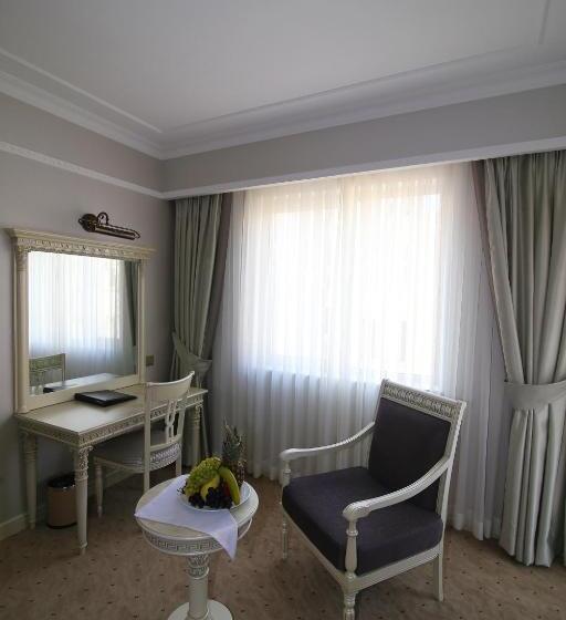 Hotel Demir