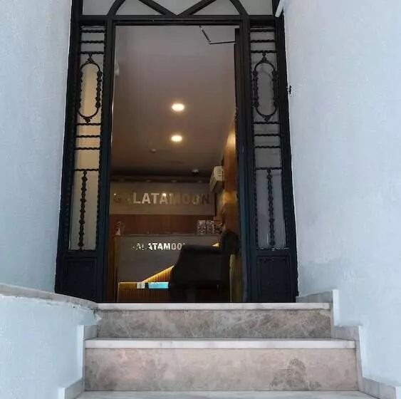 هتل Galata Moon