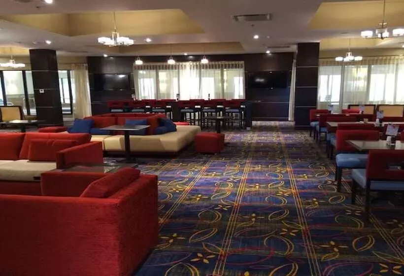 Отель Holiday Inn Express And Suites Columbia University Area, An Ihg