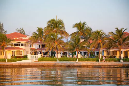 هتل Isla Bonita Yacht Club