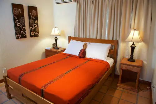 هتل Isla Bonita Yacht Club