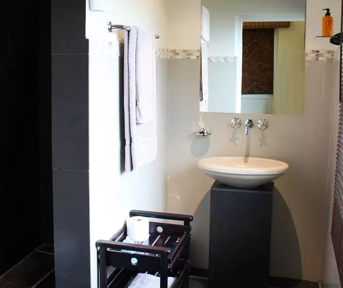 Somerset Villa Guesthouse