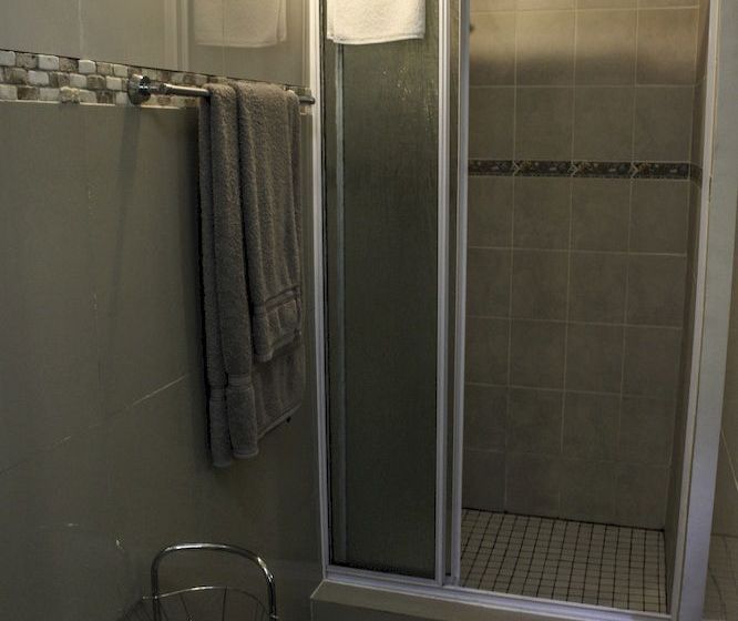 Somerset Villa Guesthouse