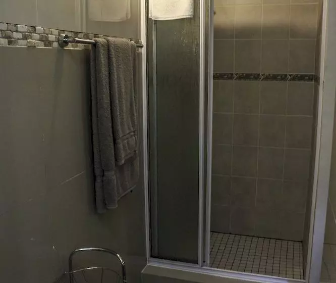 Somerset Villa Guesthouse