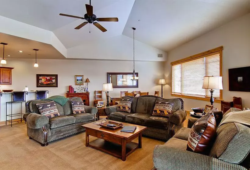 Hotel Trappeurs Crossing Resort Platinum Collection By Steamboat Resorts