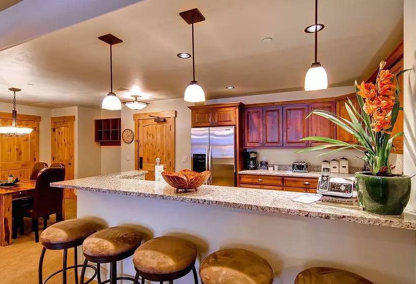 Hotel Trappeurs Crossing Resort Platinum Collection By Steamboat Resorts