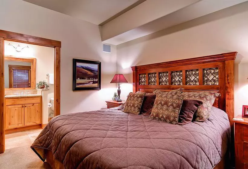 Hotel Trappeurs Crossing Resort Platinum Collection By Steamboat Resorts