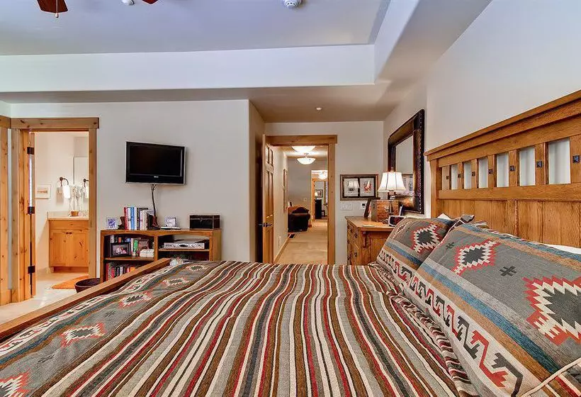 Hotel Trappeurs Crossing Resort Platinum Collection By Steamboat Resorts