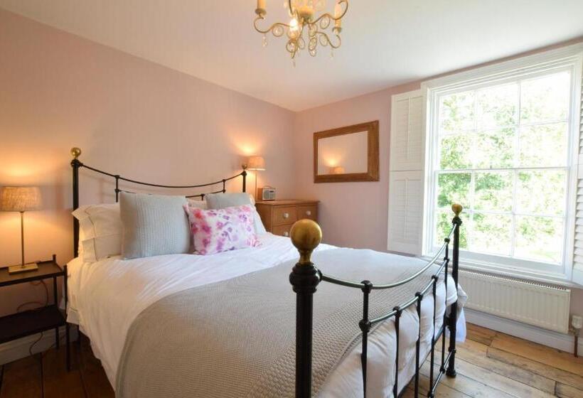 15 Victoria Street, Southwold