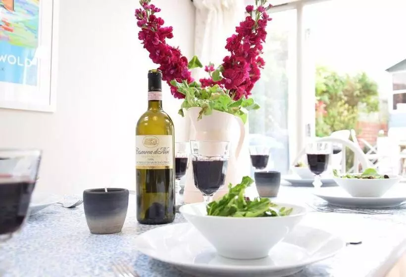 15 Victoria Street, Southwold