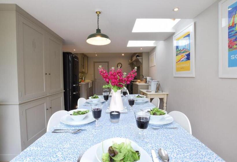 15 Victoria Street, Southwold