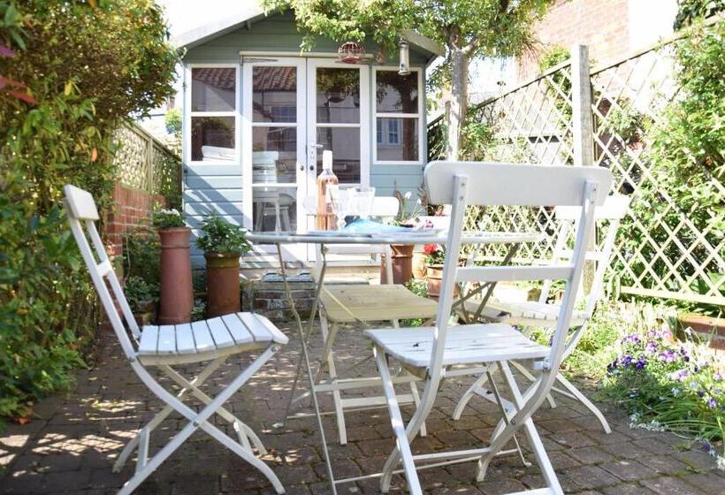 15 Victoria Street, Southwold