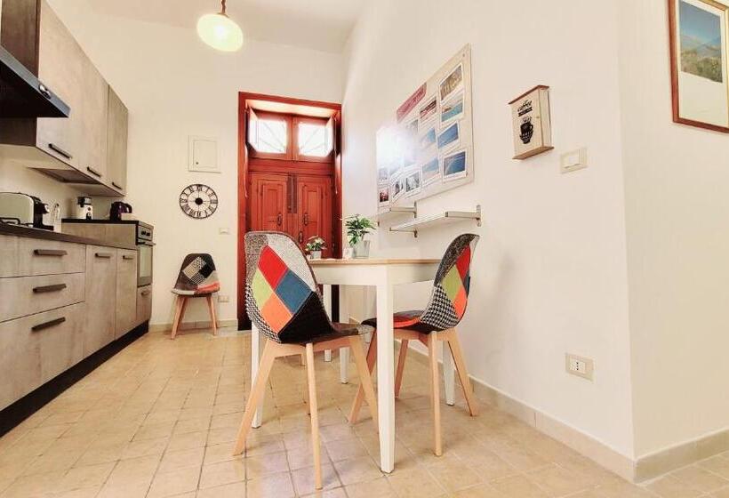 تختخواب و صبحانه Zanzi S Charming Rooms