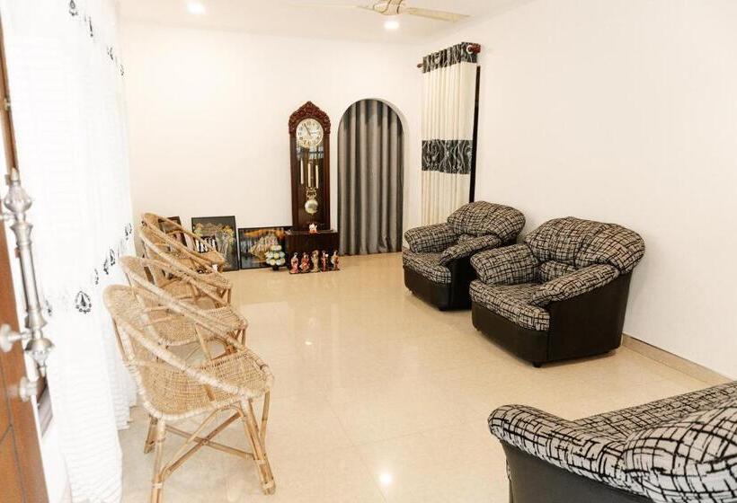 ホテル Summer Time Hiriketiya